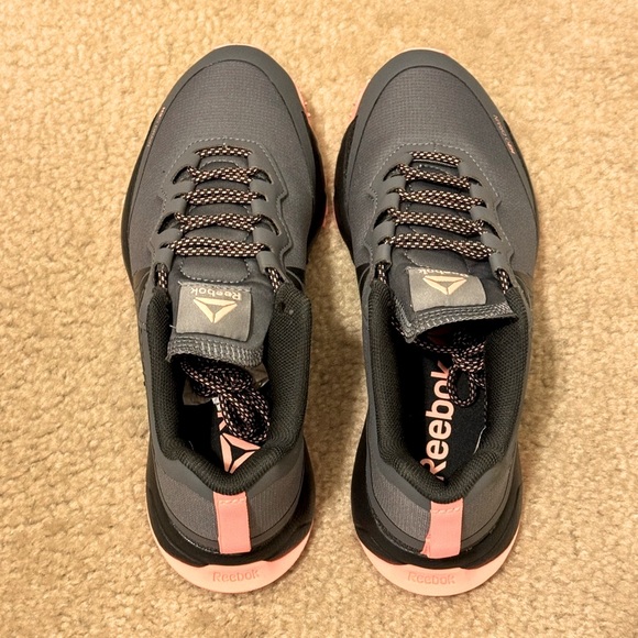 NIB Reebok Women’s All Terrain Craze Running Shoes Size 6 - Picture 3 of 9